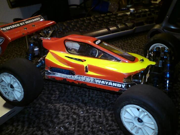 Buggy rc18B FACTORY Team billede 2