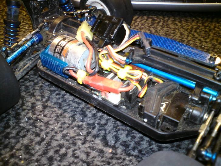 Buggy rc18B FACTORY Team billede 5