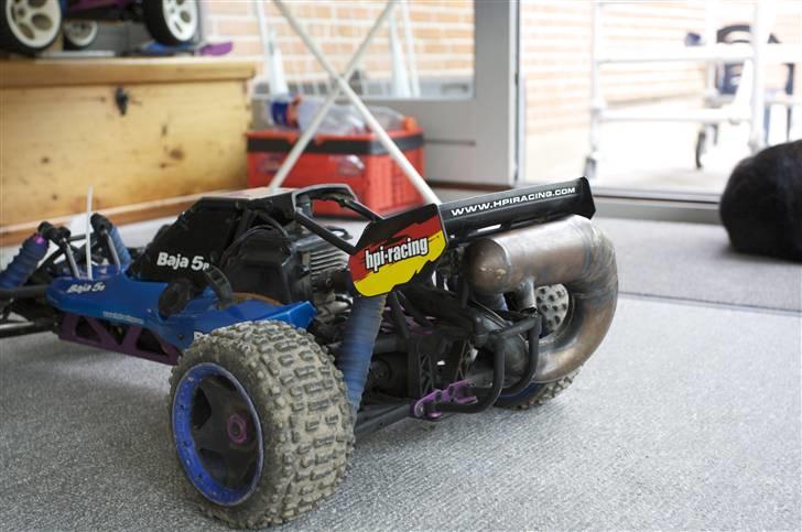 Buggy HPI Baja 5B - VRC Rear tun udstødning fylder godt hehe billede 6