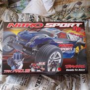 Bil Traxxas Nitro Sport