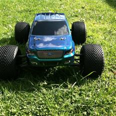 Bil Traxxas E-Revo Brushless 