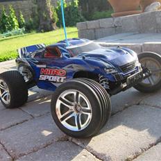 Off-Roader Traxxas Nitro Sport