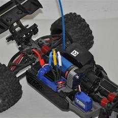 Bil Traxxas 1:16 E-Revo VXL