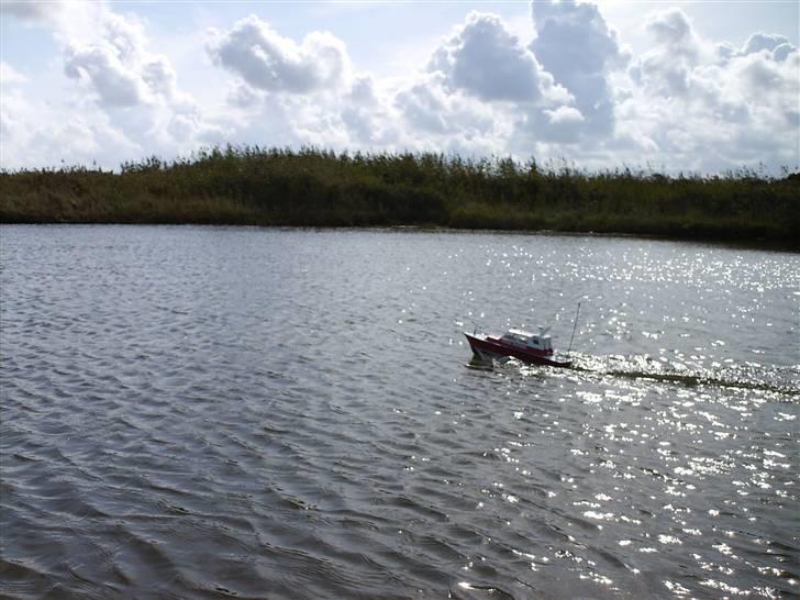 Båd brandbåd - næsten fuld gas billede 8