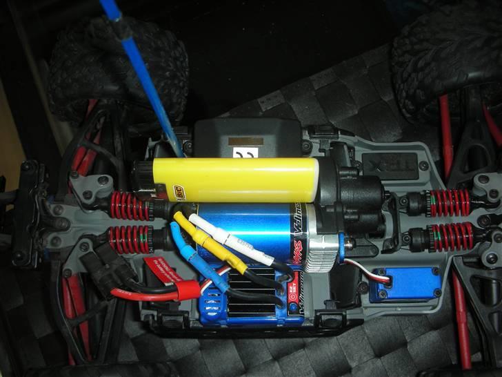 Bil E-Revo 1/16 Vxl "Solgt" billede 8