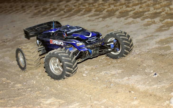Off-Roader traxxas e revo Brushless billede 13