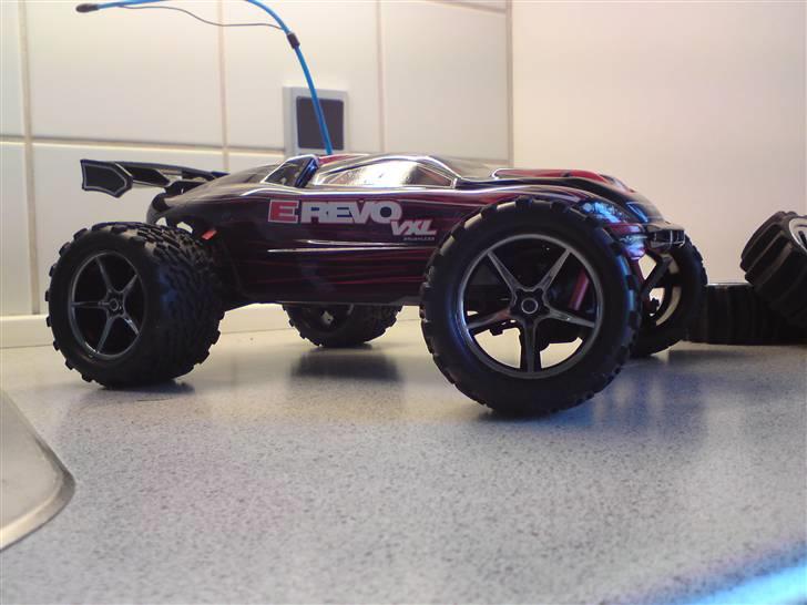 Off-Roader Traxxas E-Revo VXL 1/16  billede 2