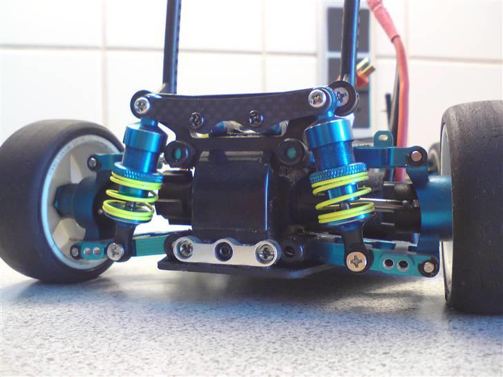 Bil TamiyaTT-01 CARBON HOTROD billede 19