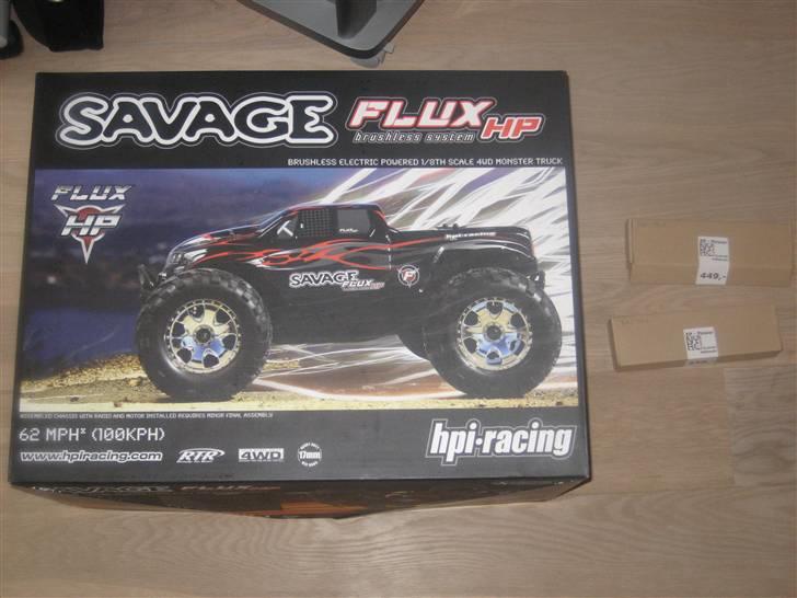 Bil savage flux - her er æsken og batterierne  billede 2