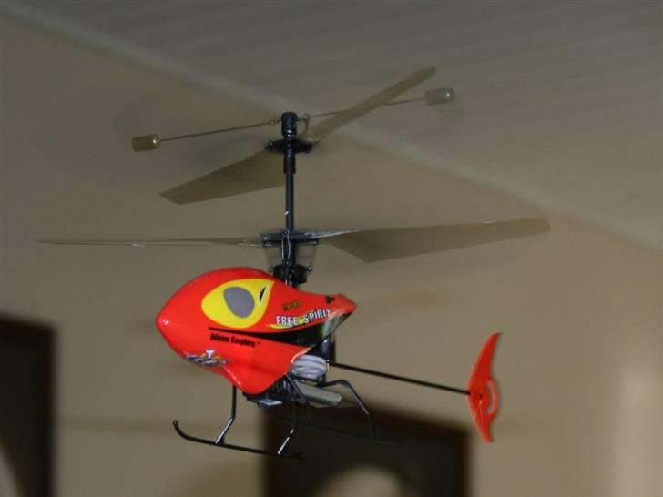 Helikopter Nine Eagles Free Spirit billede 1