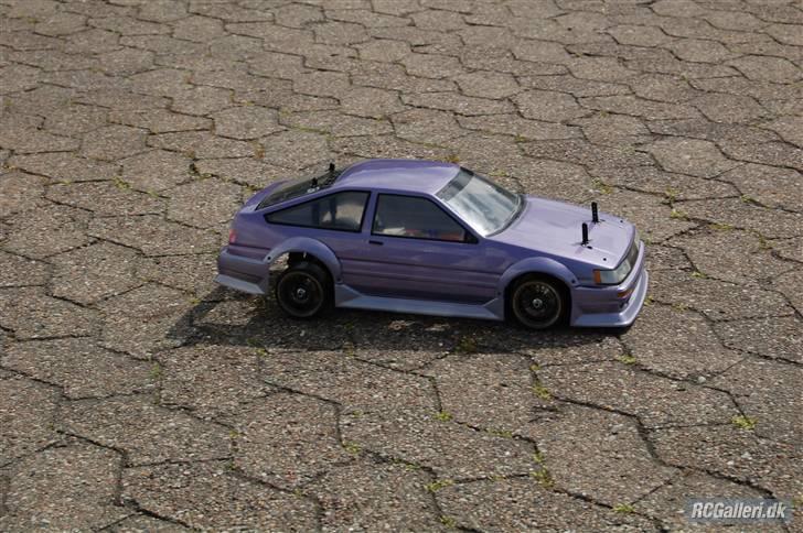 Bil Tamiya TB-03D - Et billede hvor Toyota AE86 karrosen er monteret. billede 15