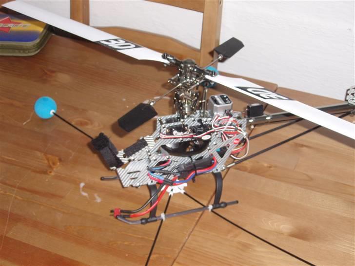 Helikopter shark Titan v3 - ekstra tyk carbon krop billede 3