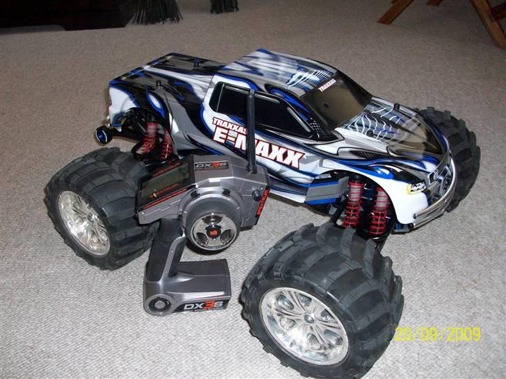 Bil E-MAXX billede 1