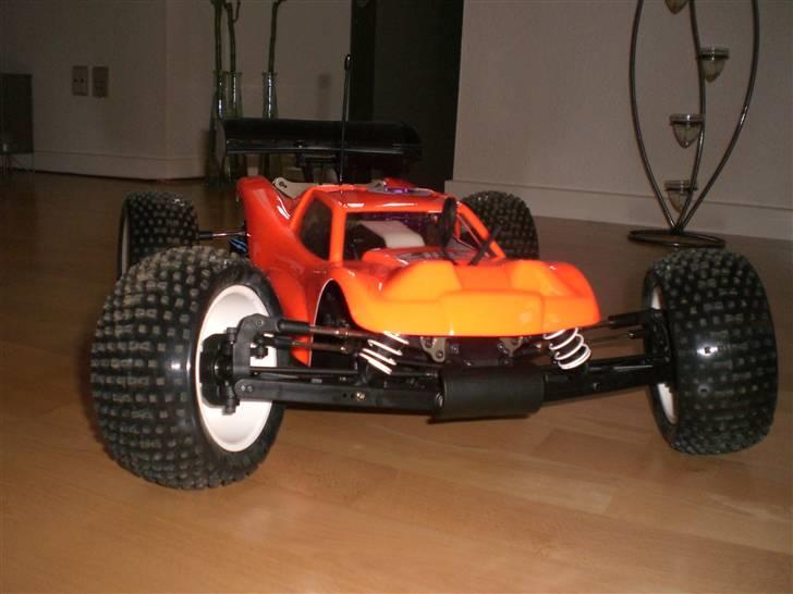 Off-Roader Hot Bodies D8T Truggy  billede 3