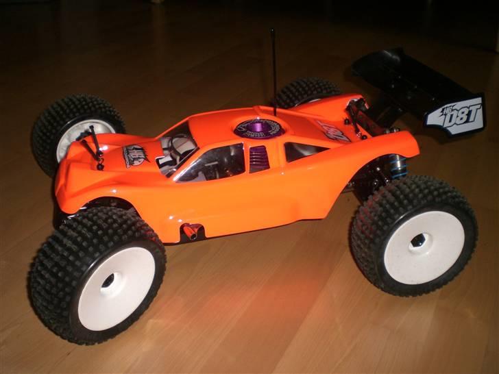 Off-Roader Hot Bodies D8T Truggy  billede 4