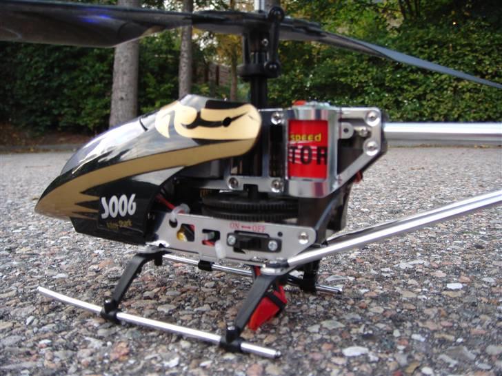 Helikopter Alloy Shark - Sød lille motor med masser af krafter! billede 3