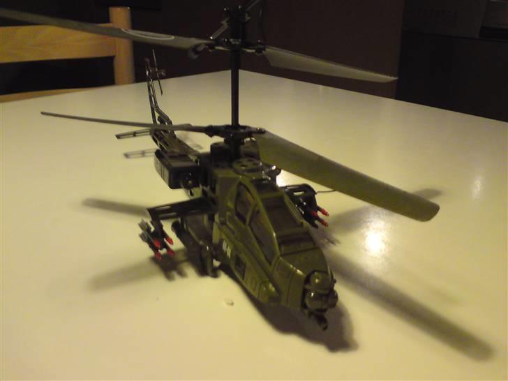 Helikopter apache ah-64  billede 3