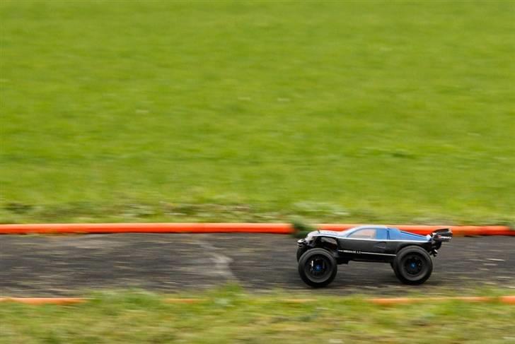 Off-Roader e-revo brushless solgt billede 19