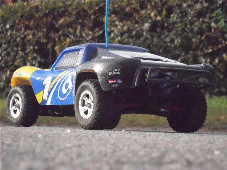 Bil traxxas 1/16 slash solgt billede 4