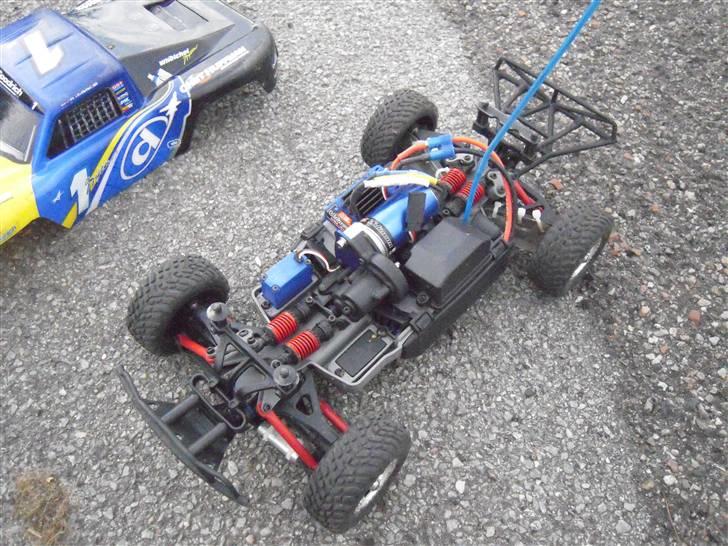 Bil traxxas 1/16 slash solgt billede 5