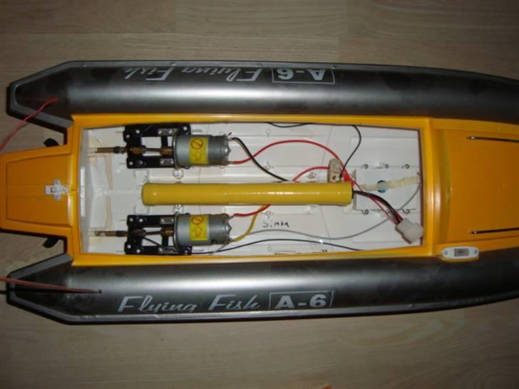 Båd Flying Fish A6 - Lige et billede af motorrummet billede 8