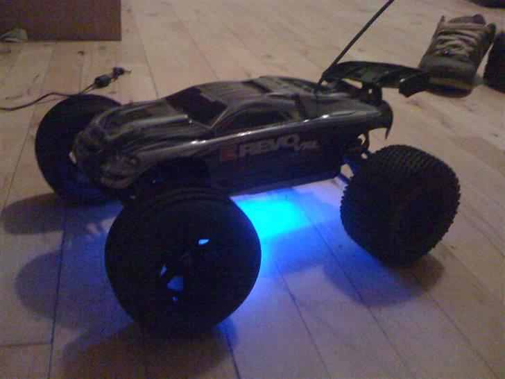 Bil Traxxas Revo VXL billede 19