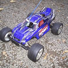 Bil Traxxas Nitro Sport