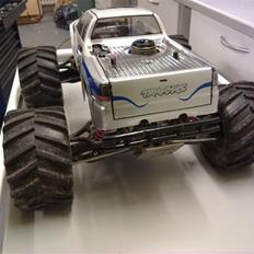 Bil Traxxas T-maxx 3,3 Årg.?