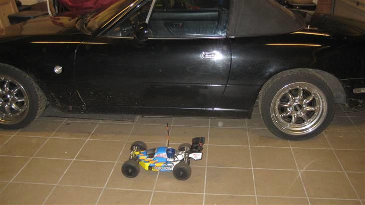 Buggy Hong Nor X1CR - Min pæne bil ved siden af en pææn Mazda MX5  billede 4