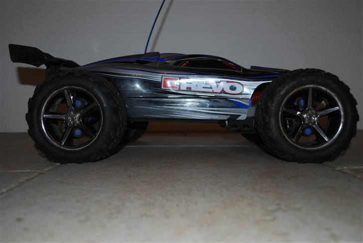Bil TRAXXAS E-REVO solgt billede 1
