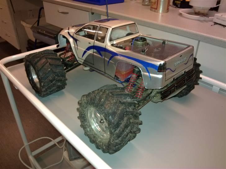 Bil Traxxas T-maxx 3,3 Årg.? billede 2