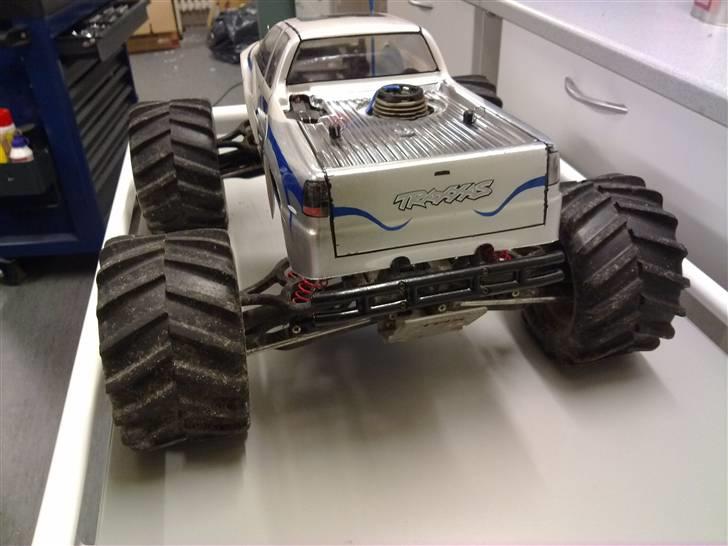 Bil Traxxas T-maxx 3,3 Årg.? billede 3