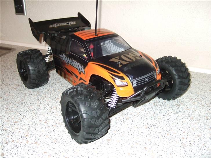 Off-Roader Stealth X09 Truggy Brushl - Det er min første bil, har lige købt den idag :-) billede 1