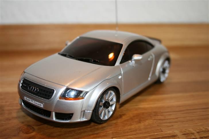 Bil Kyosho Mini-z MA-010 - Sølvmetalik Audi TT Coupé  3.2 Quattro S-Line karosseri billede 2