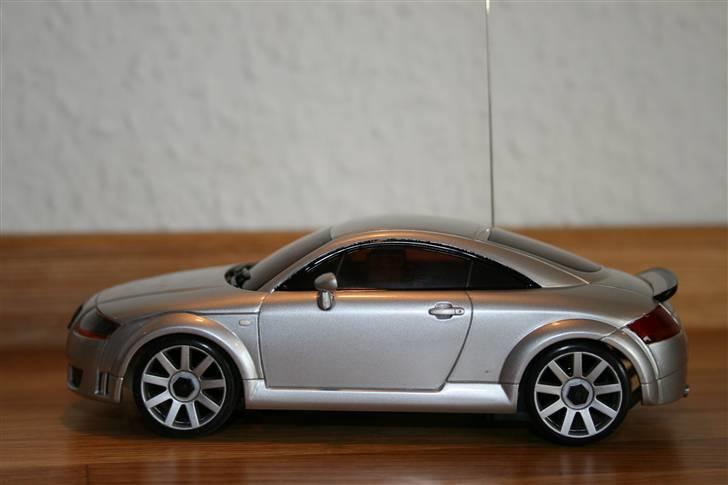 Bil Kyosho Mini-z MA-010 - Sølvmetalik Audi TT Coupé  3.2 Quattro S-Line karosseri billede 4