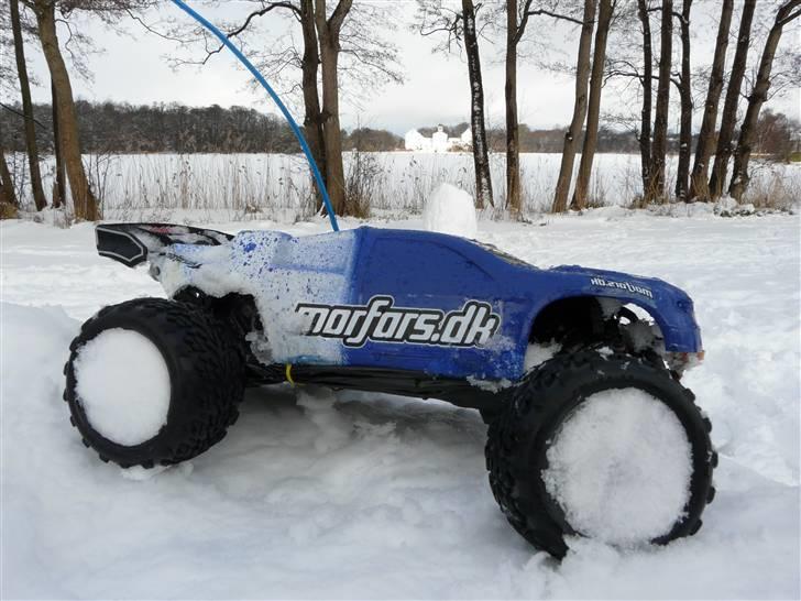 Off-Roader e-revo vxl (blå) - sne er intet problem billede 1