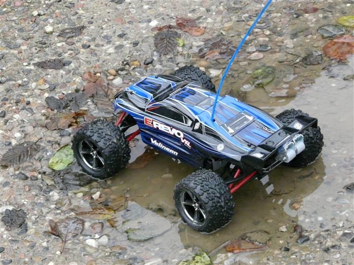 Off-Roader e-revo vxl (blå) - den elsker vand billede 11