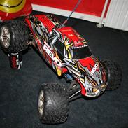 Off-Roader Traxxas Revo 3.3