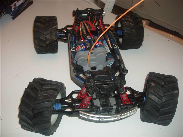 Bil E-Maxx (solgt) billede 6