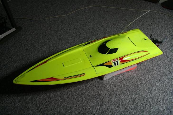 Båd Twinstorm 800 billede 1