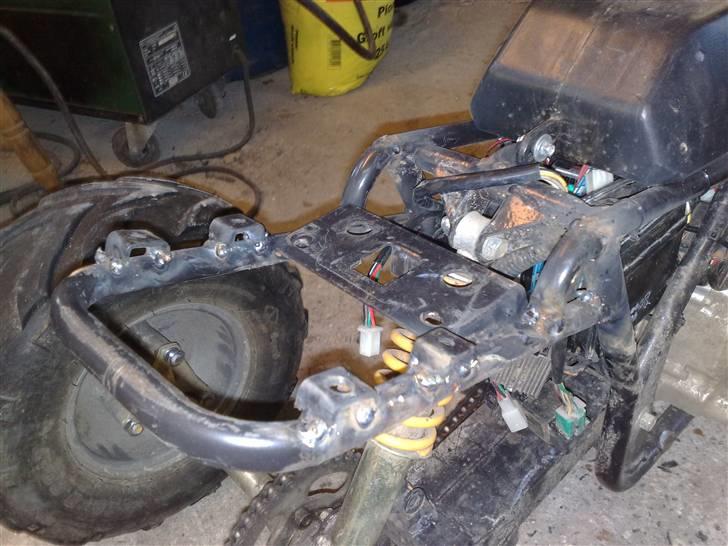 Bil atv-RC.... - ha sænke det ligt, så er der plads til spoileren... billede 11