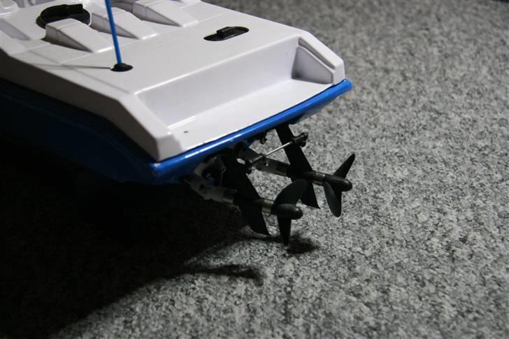 Båd Traxxas  båd        SOLGT billede 2