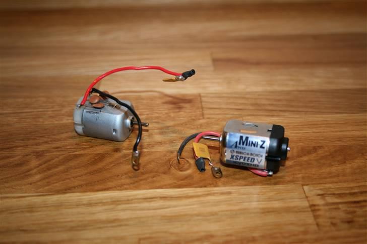 Bil Kyosho Mini-z MA-010 - 130-storlek, Standard motor. vs. MDW002P Mini-z X Speed V Motor. billede 10