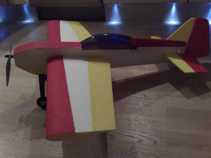 Fly Space 900 billede 2