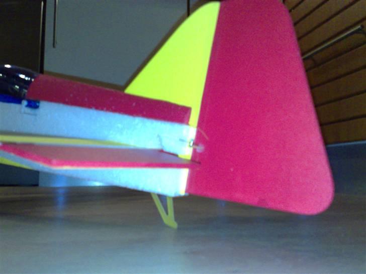 Fly Space 900 - Er hale slæber. Antennen kommer ud lige foran sideroret billede 8