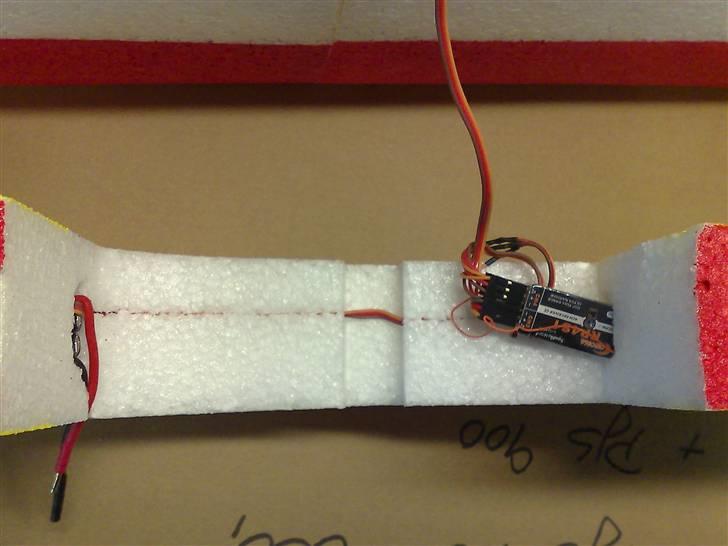 Fly Space 900 - Lille smart modtager gemt i kroppen billede 13