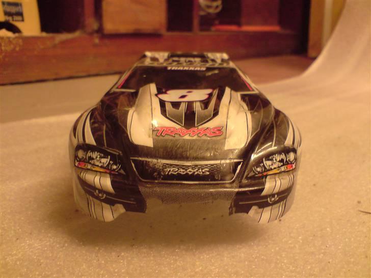 Off-Roader E-revo vxl *SOLGT* - Det er den der gør at jeg ser sej ud! billede 9