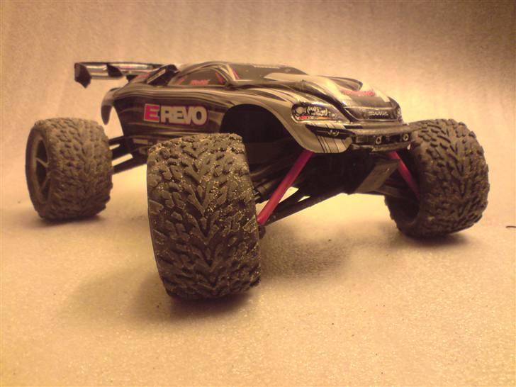 Off-Roader E-revo vxl *SOLGT* - Se det er mig!. Jeg drejer hjulene for at se godt ud! billede 13