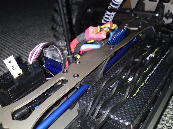 Off-Roader stealth X09 BRUSHLESS - så kan man lige se det alu der er på billede 10