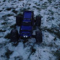 Off-Roader Traxxas Summit "BAD ASS"